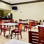 La Quinta Inn & Suites By Wyndham Memphis I-240 
